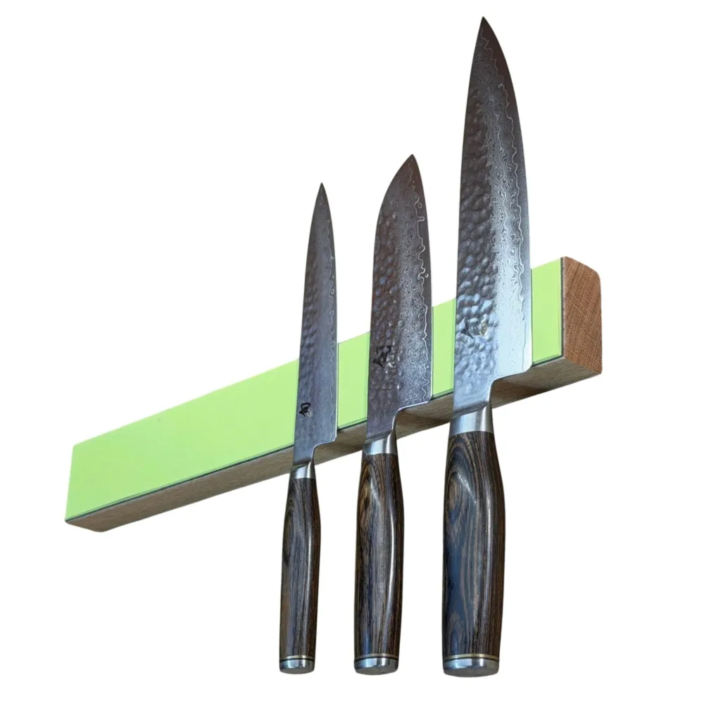 Colors - smal magnetiske knivskinner med linoleumfront i længder fra 30 - 80 cm. Rune-Jakobsen Woodworks