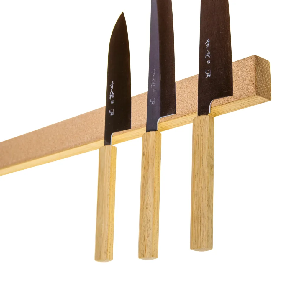 Cork - smal magnetskinne med naturkork i længder fra 30 - 90 cm. Rune-Jakobsen Woodworks