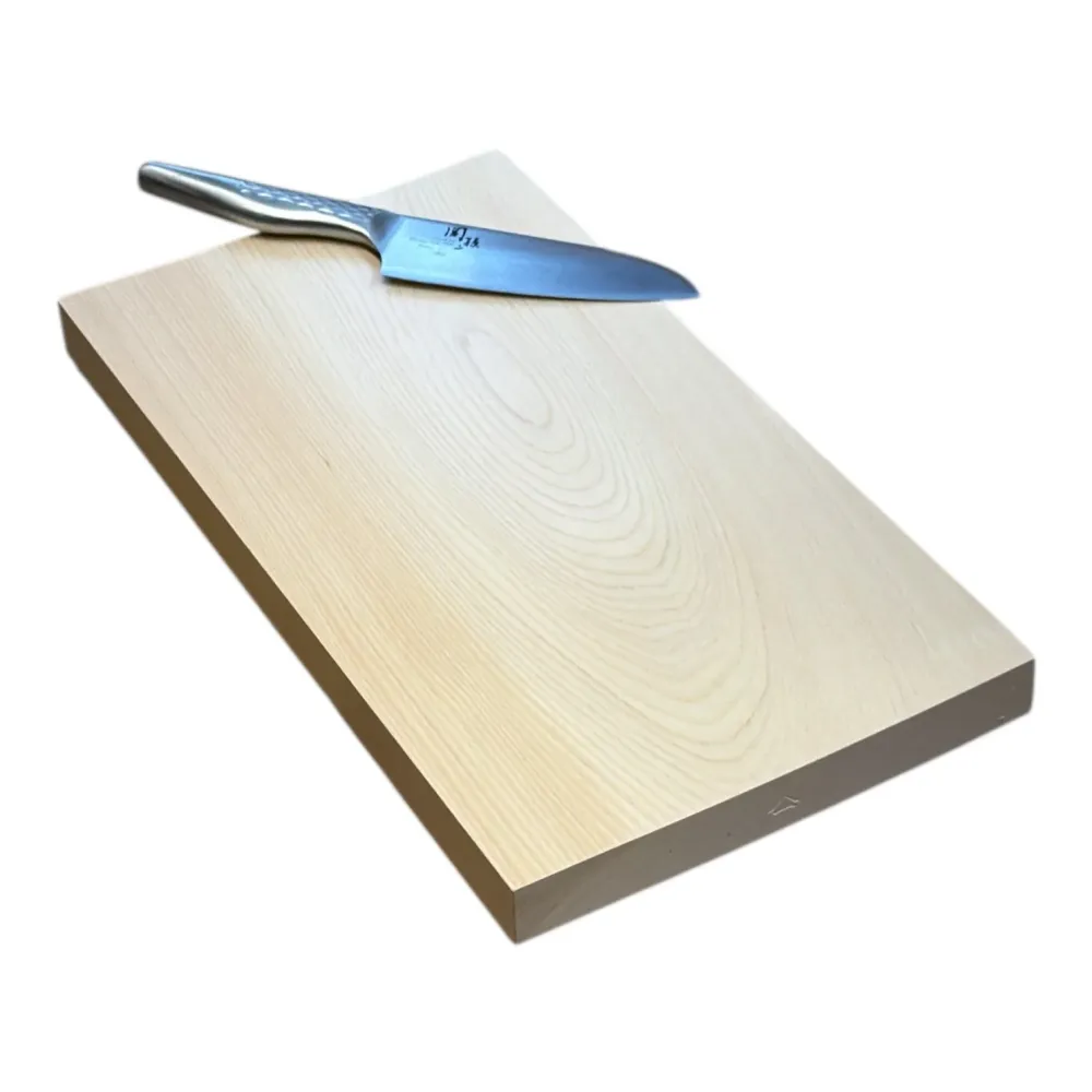Hinoki. 3 cm tykt skærebræt i japansk cypres 42x23 cm. Rune-Jakobsen Woodworks