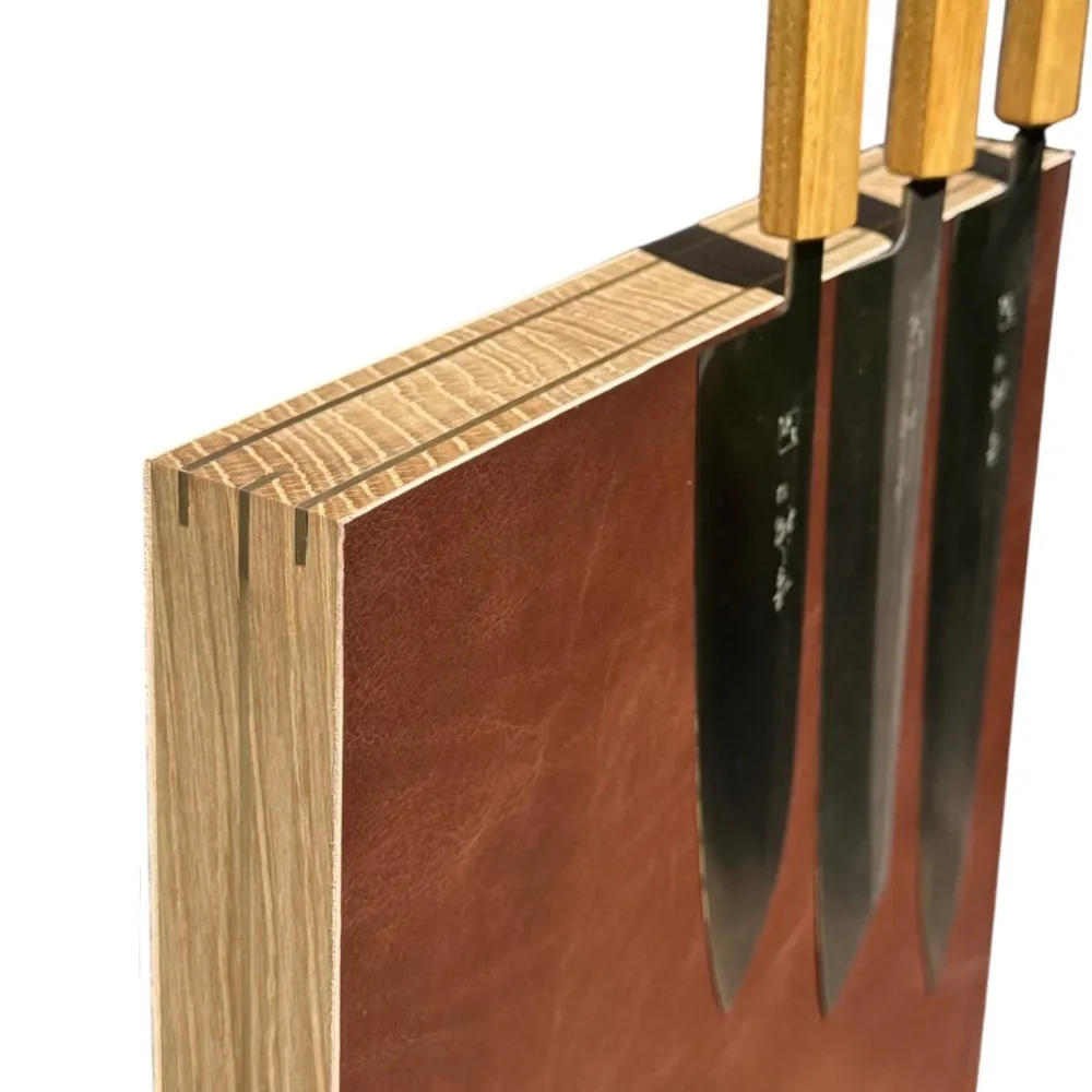 Leather Block Exclusive - 15 eller 25 cm bred dobbeltsidet magnetisk knivblok med Italiensk læder og metaldetaljer. Højde...