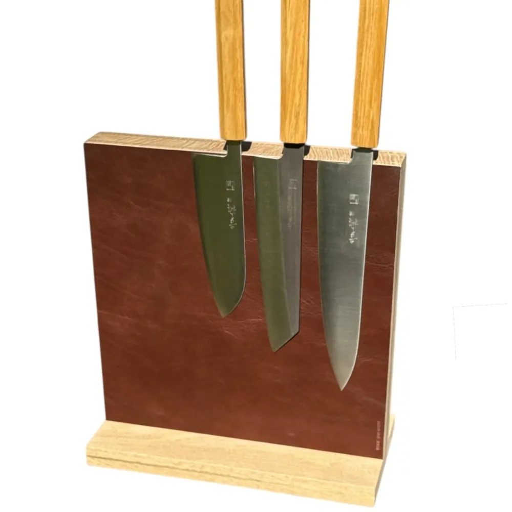 Leather Block Exclusive - 15 eller 25 cm bred dobbeltsidet magnetisk knivblok med Italiensk læder og metaldetaljer. Højde...