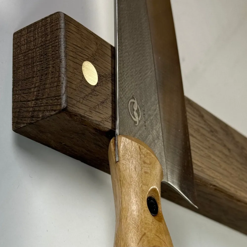 One Dot - smal knivskinne med metaldetaljer. Længder fra 30 - 120 cm. Rune-Jakobsen Woodworks