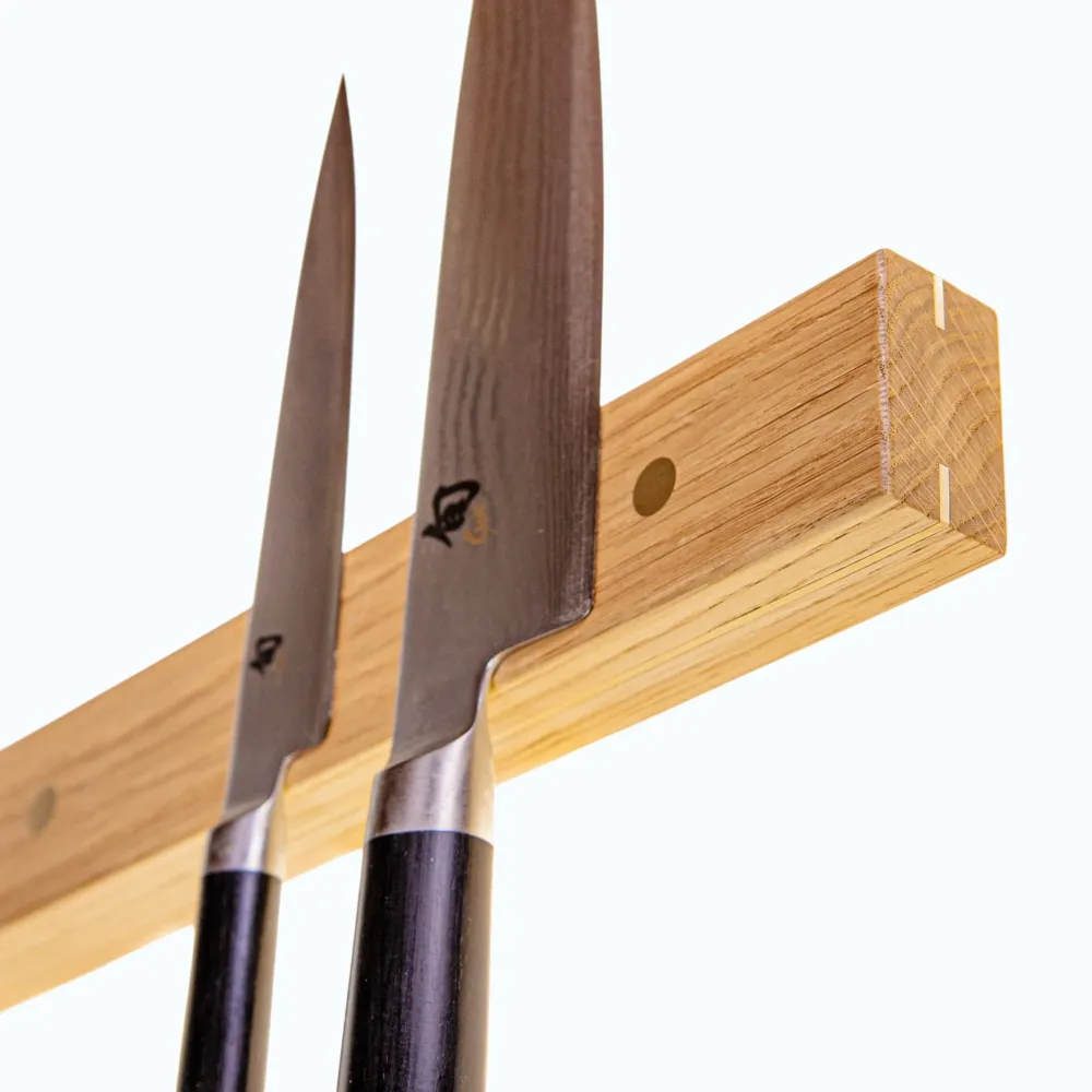 Slim and Flat Classic - smal knivmagnet med metaldetaljer. Længder fra 30 - 80 cm. Rune-Jakobsen Woodworks