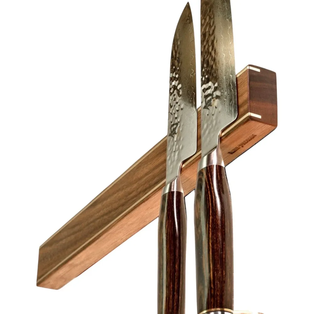 Slim and Flat Rails - smal knivmagnet med metaldetaljer. Længder fra 30 - 60 cm. Rune-Jakobsen Woodworks