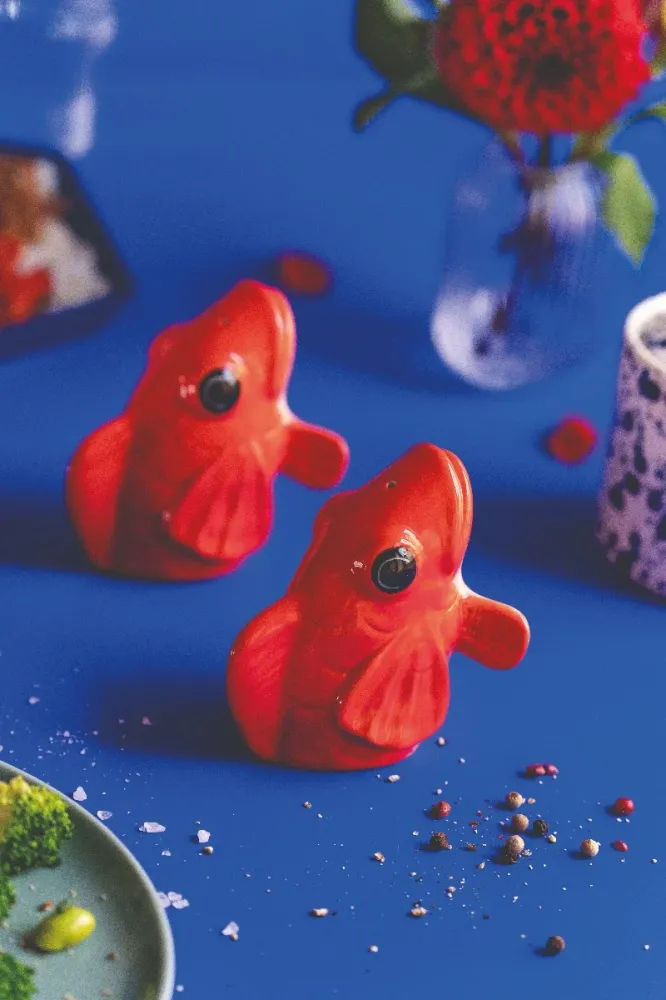 Salt- og peber dispenser, fishes dishes - rød
