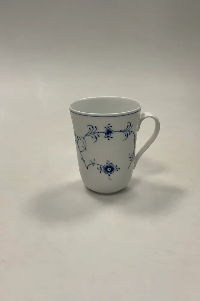 Royal Copenhagen Musselmalet Riflet Krus med hank No. 497