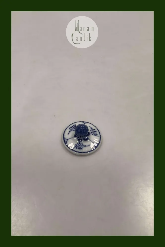 Royal Copenhagen Musselmalet Riflet Låg til Chocoladekande No 497