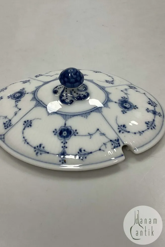 Royal Copenhagen Musselmalet Riflet låg til sovseskål No 207.