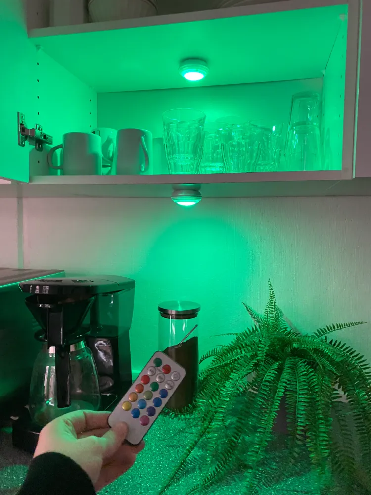 Lamper 4 stk - multicolor push-lys med fjernbetjening