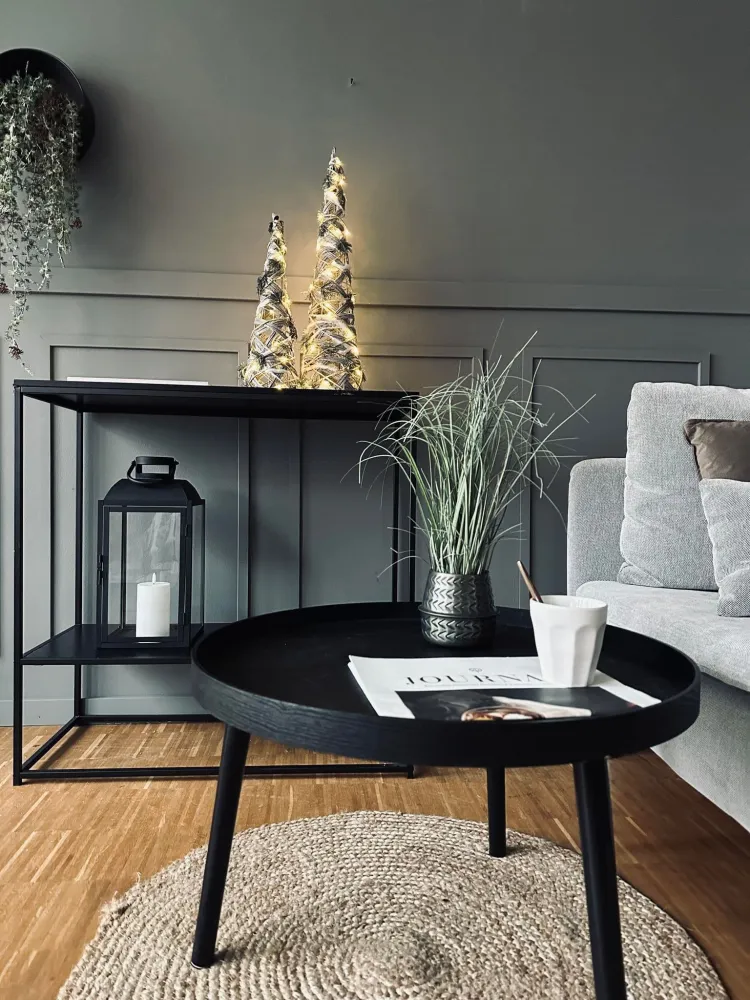 Kegle med LED lys og gran - H 40cm