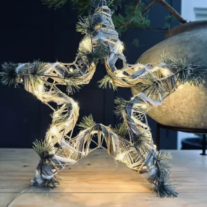 Stjerne med LED lys og gran - 40cm