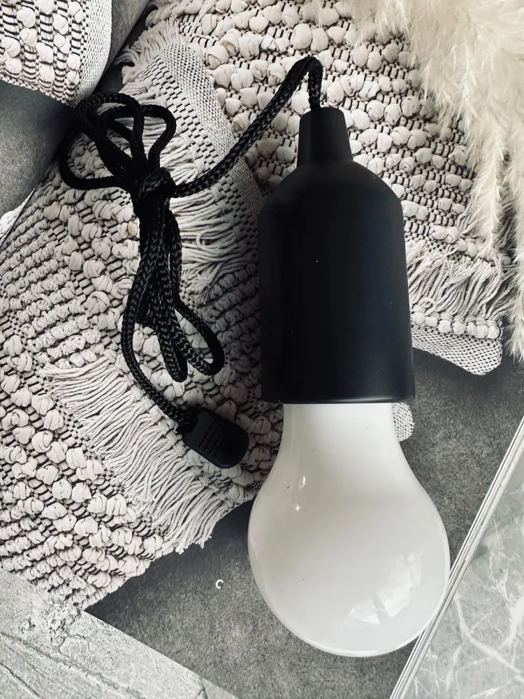 Flytbar LED lampe m. ophæng