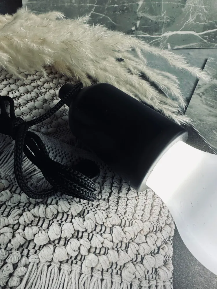 Flytbar LED lampe m. ophæng