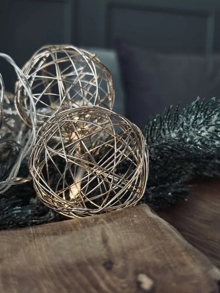 Lyskæde Guld - 10 Led kugler