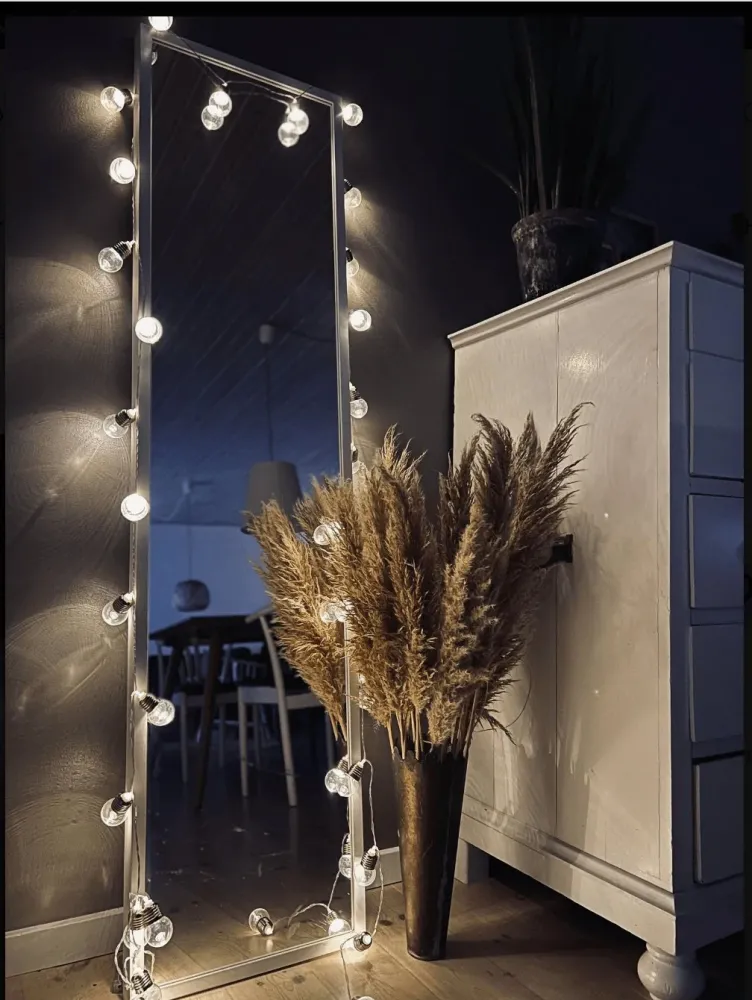 Lyskæde med 30 LED Lys - Batteriboks
