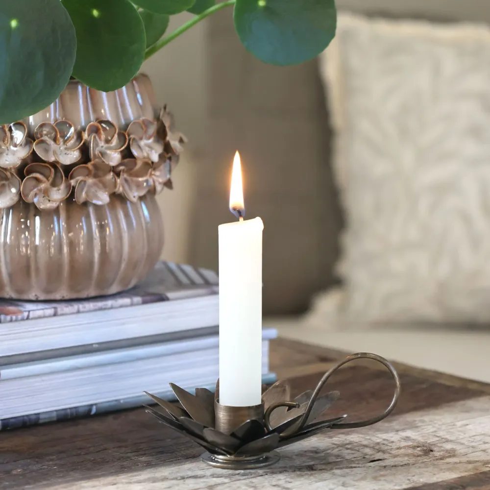 Kammerstage med blomst - Chic Antique