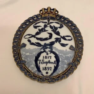 Royal Copenhagen Mindeplatte fra 1897 RC-CM016 med guld