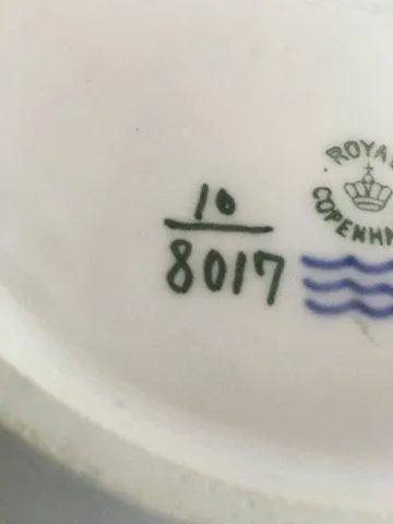 Royal Copenhagen Blå Blomst Flettet Ovalt Fad No 8017
