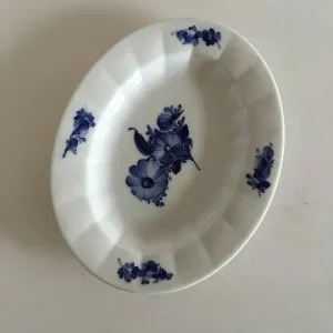Royal Copenhagen Blå Blomst Kantet Ovalt Fad No 8605