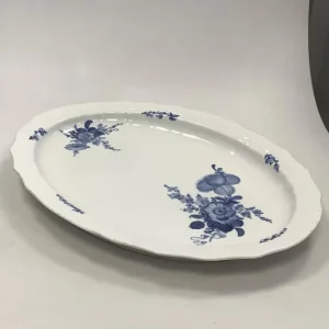 Royal Copenhagen Blå Blomst Svejfet Ovalt Fad No 1560