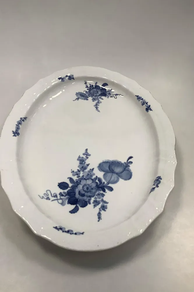 Royal Copenhagen Blå Blomst Svejfet Ovalt Fad No 1560