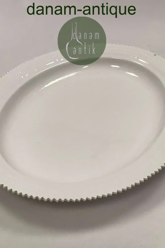 Royal Copenhagen Hvid Flora Danica Ovalt Serveringsfad No 3517