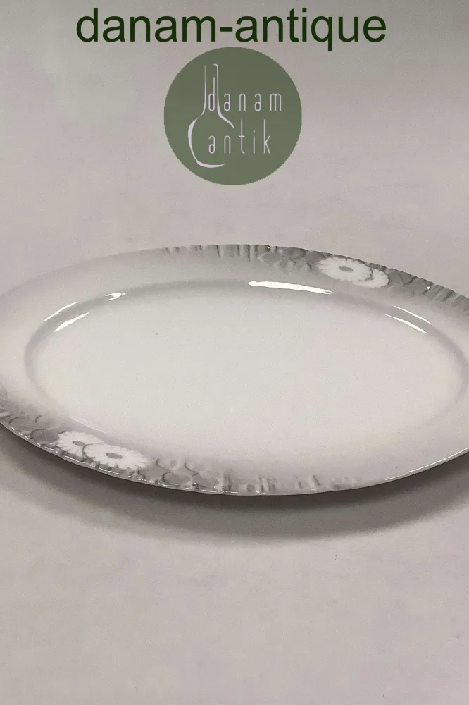 Royal Copenhagen / Kgl. Porcelæn Skærsommernatsdrøm Gammel Ovalt Fad No 1370 / 10007