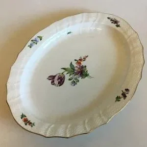 Royal Copenhagen Let Saksisk Blomst Ovalt Fad No. 1557