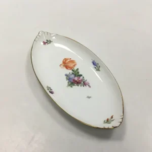 Royal Copenhagen Saksisk Blomst Let Bicelle Ovalt Fad No 493/9029