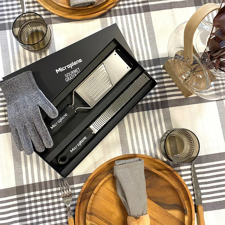 Microplane - Gourmet Grater sæt med Skæreresistent handske