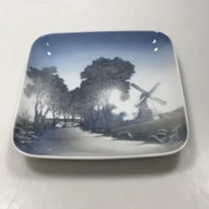 Bing & Grøndahl Platte med motiv med mølle No 586/455