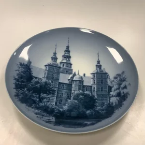 Kæmpe Royal Copenhagen Platte med Rosenborg Slot No. 228/5285