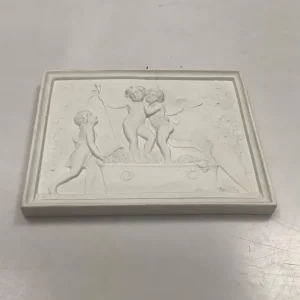 Royal Copenhagen Bisquit Amor og den unge Bacchus stamper druer (Høsten)"