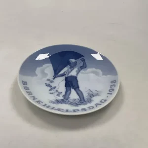 Royal Copenhagen Børnehjælpsdags Platte fra 1938