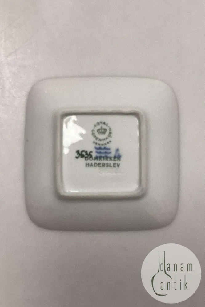Royal Copenhagen Skål og askebæger No 3535 Domkirken Haderslev