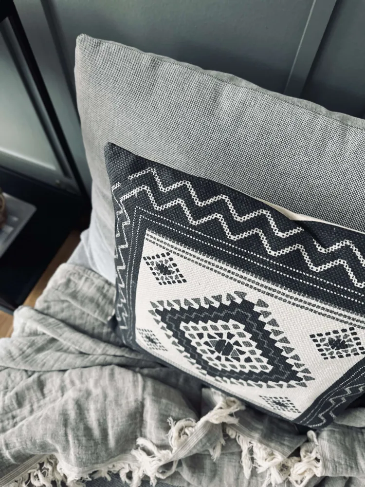 Pude Aisha 45x45cm - Kvadrat