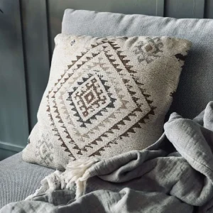 Pude med fyld - 43x43cm