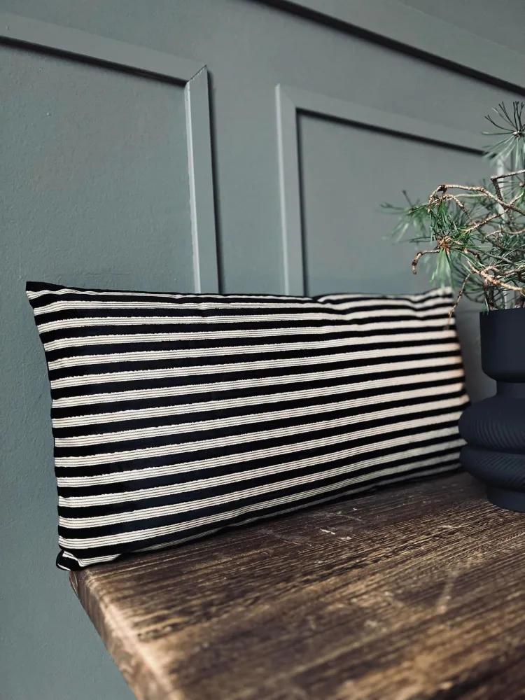 Pude med striber - Inkl fyld 30x60cm