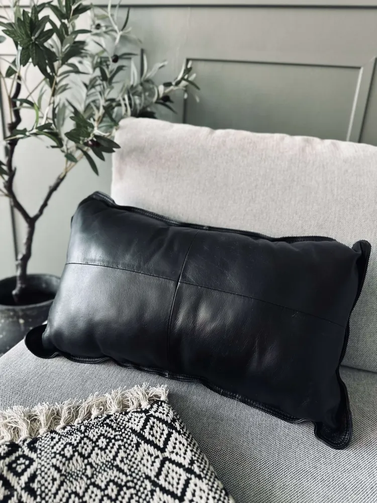 Pude Sort læder 35x60cm