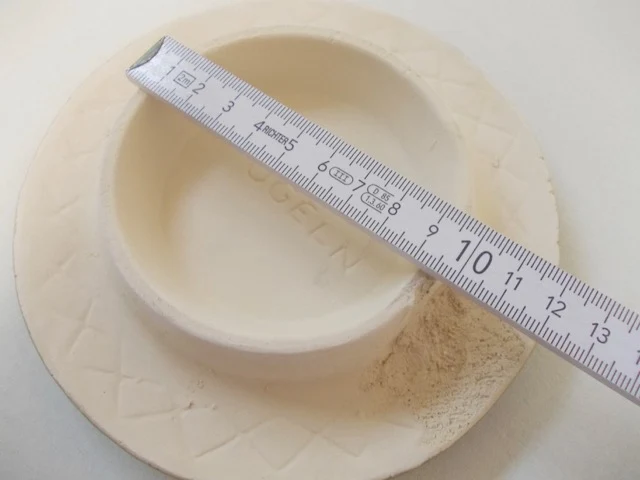 Rengøring af fliser jagt grønt gips låg til flisebelagt komfur omkring 15 cm