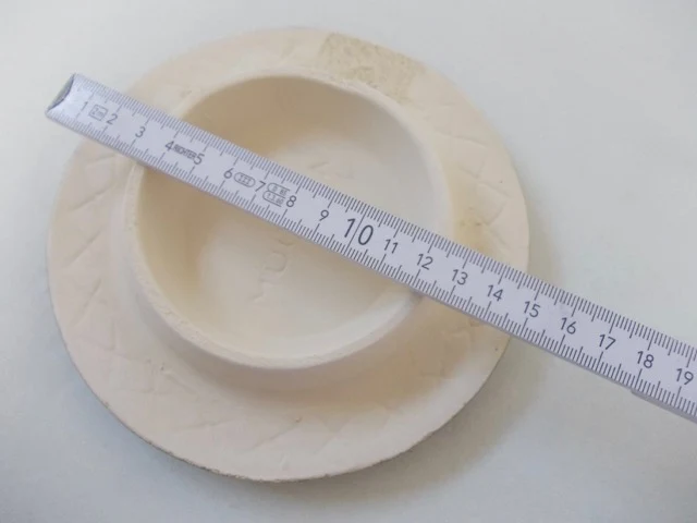 Rengøring af fliser mos grøn gips låg til flisebelagt komfur omkring 15 cm