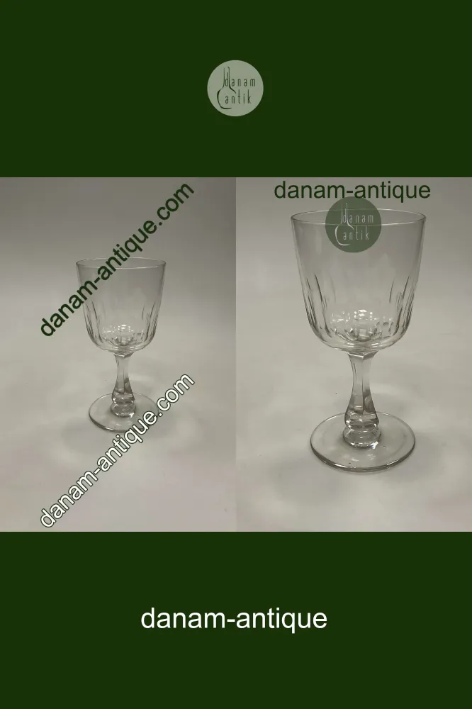 Holmegaard Derby Rødvinsglas 19cm Klart glas med oliv slibing og facet slebet stilk. Fra 1890-1950