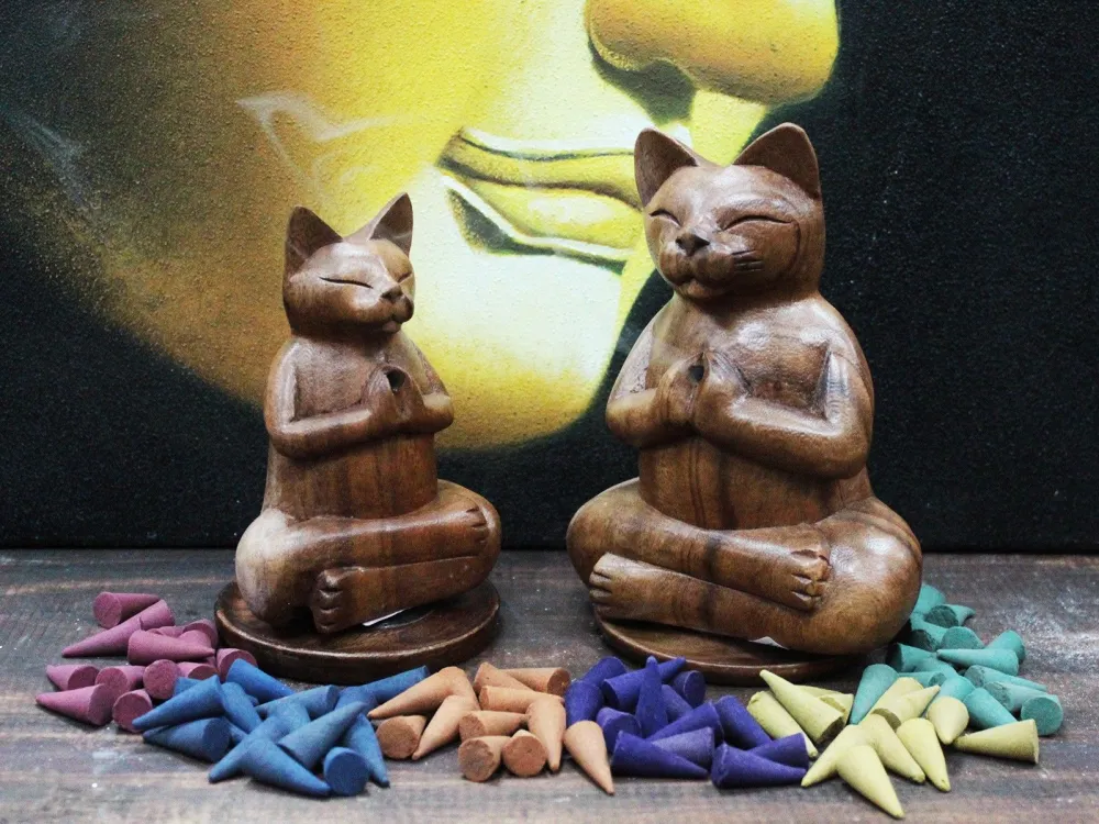 Udhugget Træ Røgelsesbrænder Stor Yoga Kat