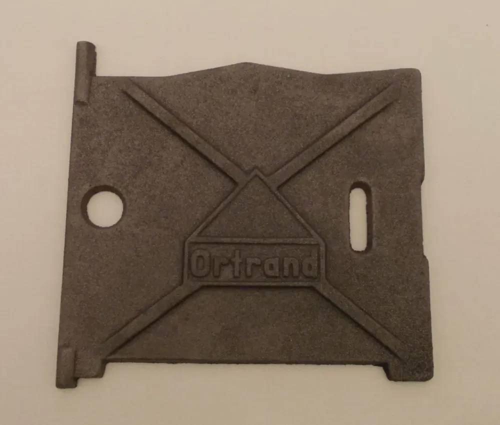 Stehrost 18,5x19cm, indre dør til Ortrand Kachelofen
