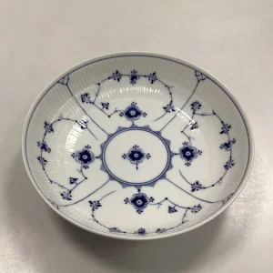 Royal Copenhagen Musselmalet Riflet Salatskål No. 19