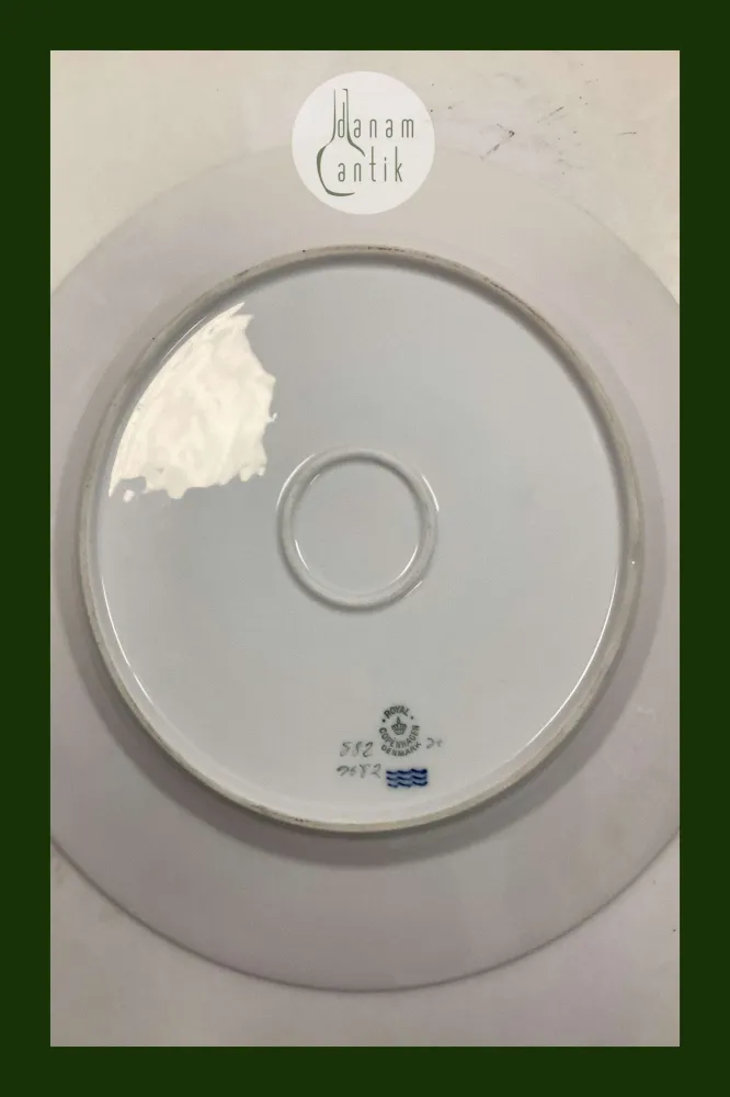 Royal Copenhagen "Dybbøl" Rundt Serveringsfad No. 9582