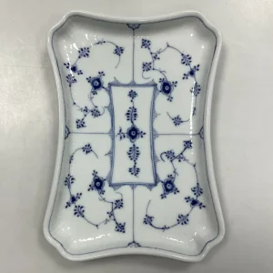 Royal Copenhagen Musselmalet Riflet Bakke No. 269