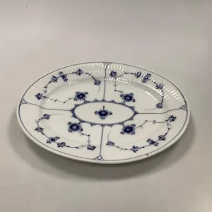 Royal Copenhagen Musselmalet Riflet Fad No 351