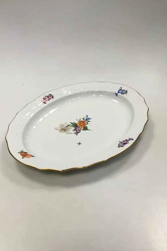 Royal Copenhagen Saksisk Blomst Let Ovalt Serveringsfad No. 1556