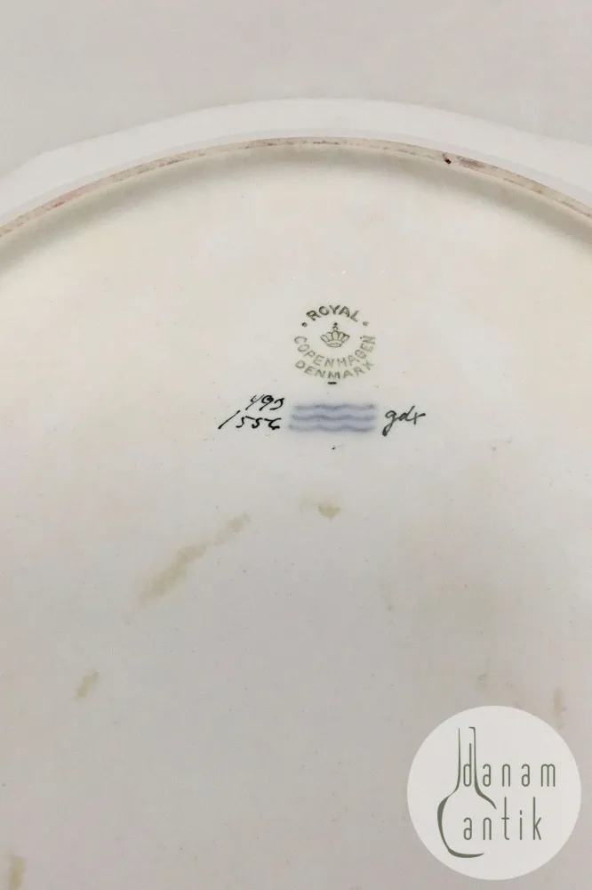 Royal Copenhagen Saksisk Blomst Let Ovalt Serveringsfad No. 1556